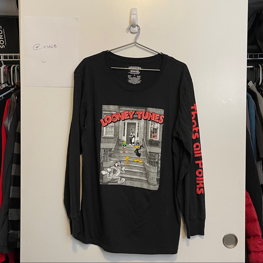 Xl looney tunes longsleeve shirt